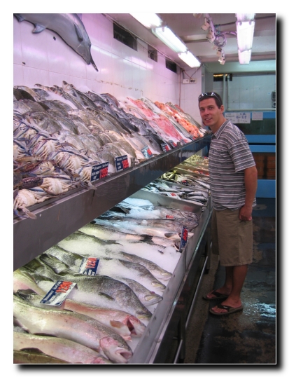 25 Auf dem Fischmarkt